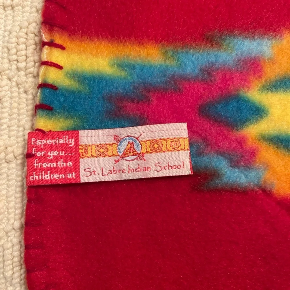 St. Libre Indian School MT 33” x 49” red Native American pattern throw blanket.